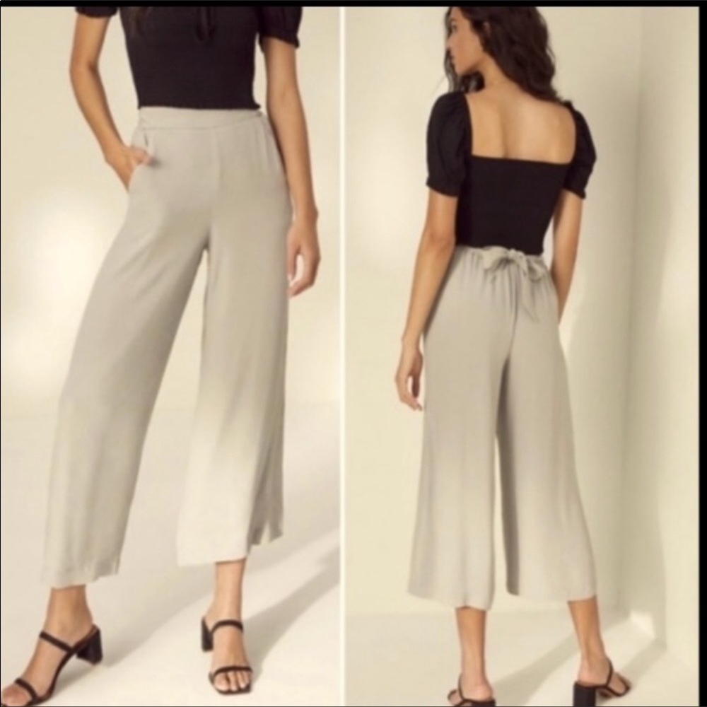 Aritzia  High-Waist Wide-Leg Cropped Trousers